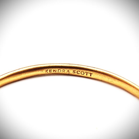 KENDRA SCOTT NWT Color Bar Feather Charm Bangle Bracelet in Antique Rose Gold - Picture 3 of 5